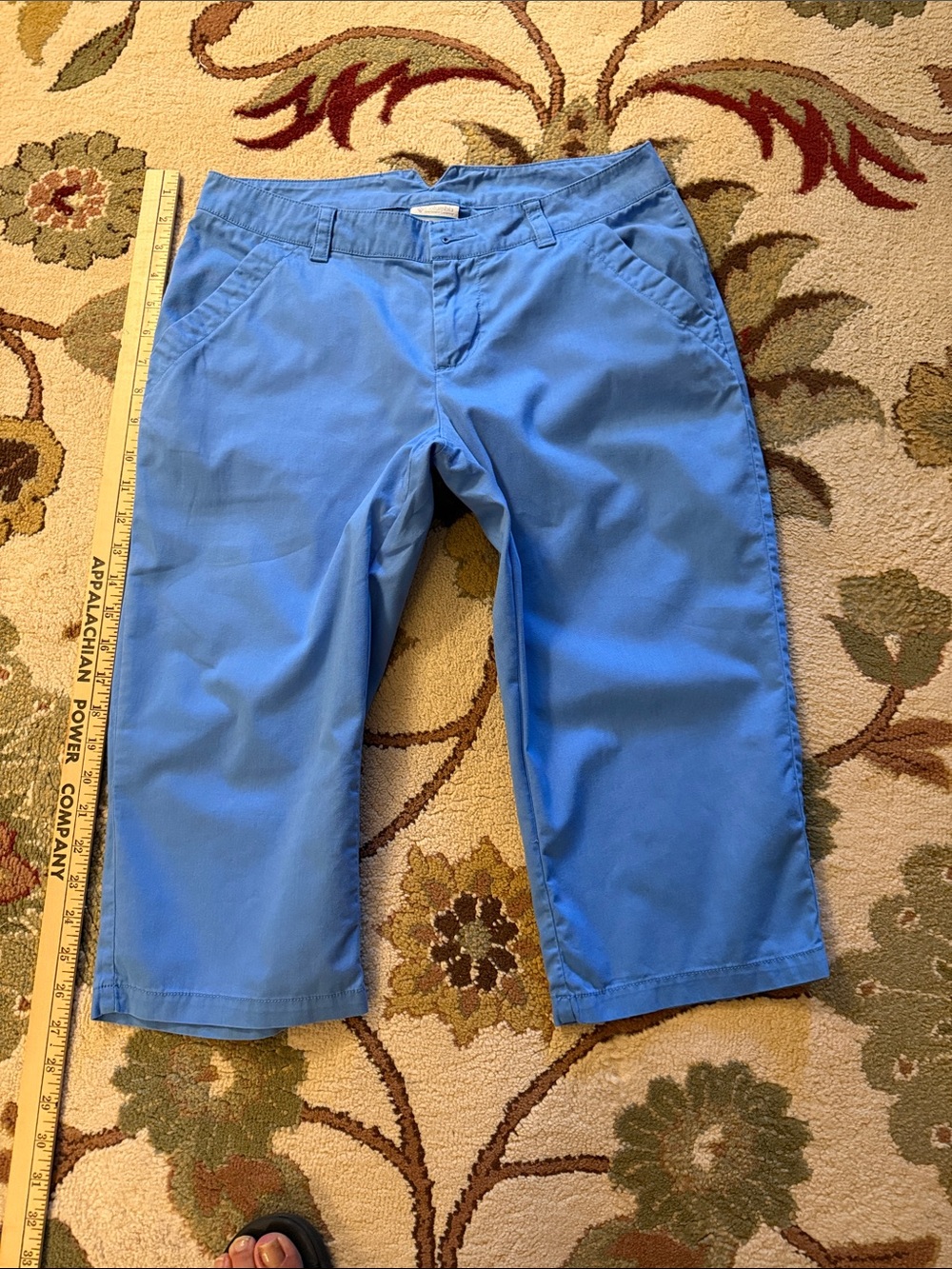 Wmn’s Colombia Light Blue Cropped/ Capri  Chino Pants